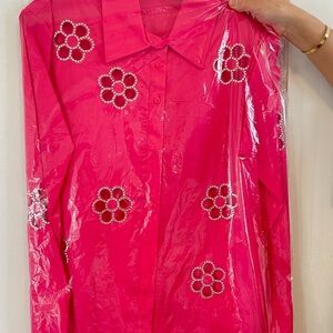 Alice + Olivia FINELY FLOWER EMBELLISHED BUTTON DOWN